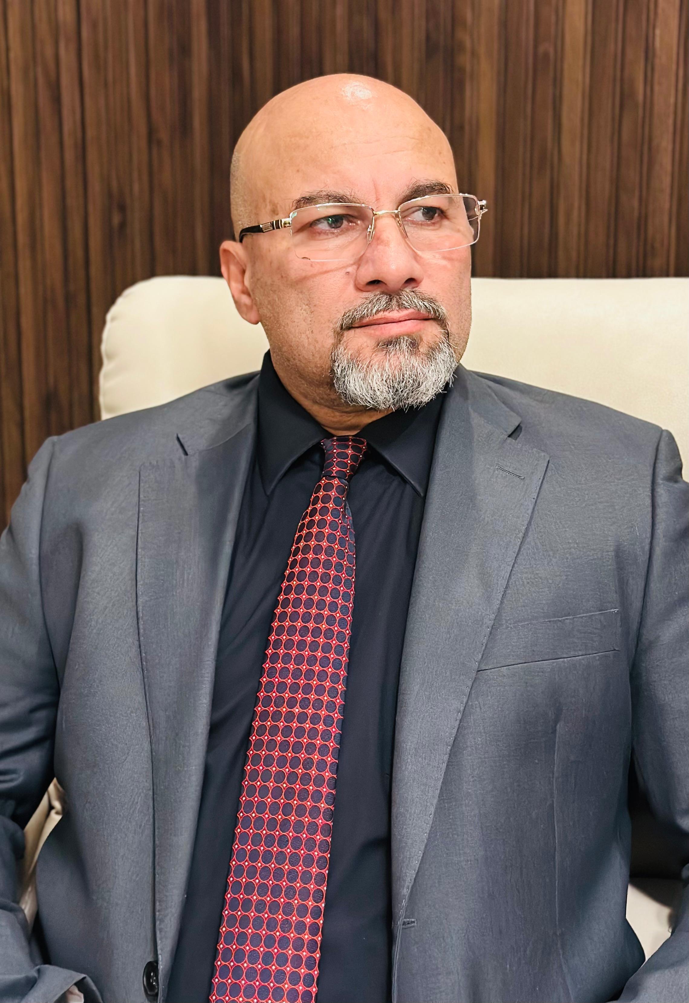 مقال فلسفة التشخيص والتجريد للدكتور هاشم نصار