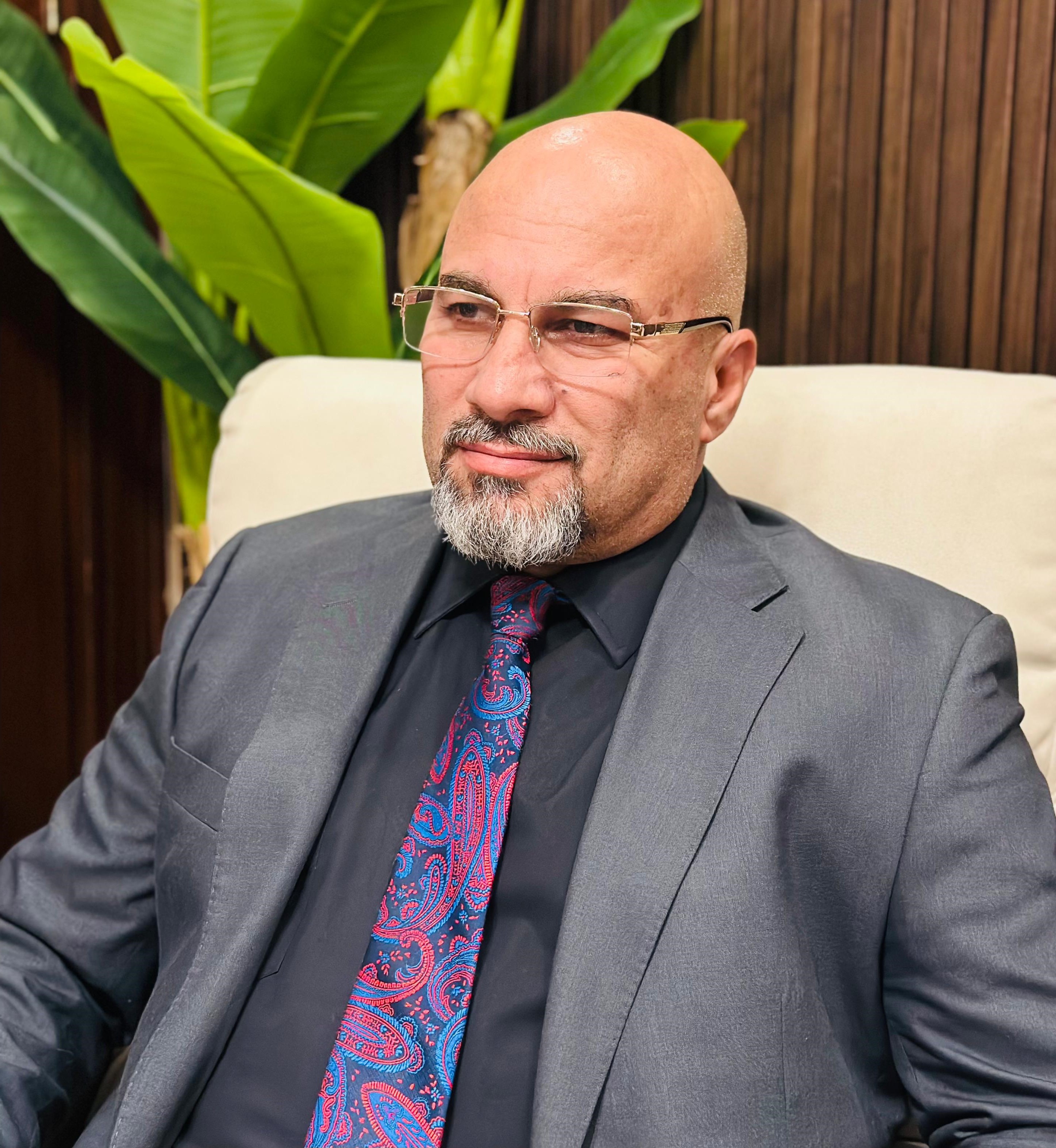 مقال فلسفة التشخيص والتجريد للدكتور هاشم نصار